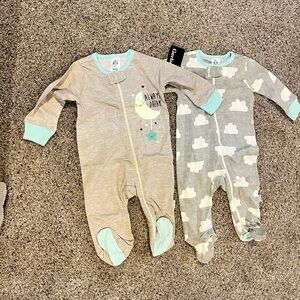 Gerber Gray and Mint Baby Footies Set